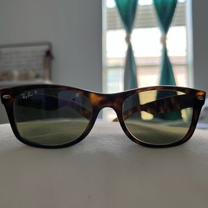 RB 2132 NEW WAYFARER 894/76 520 18 145 3P